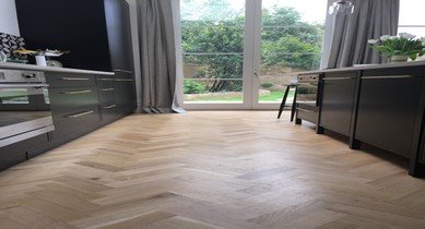 herringbone oak wood flooring example