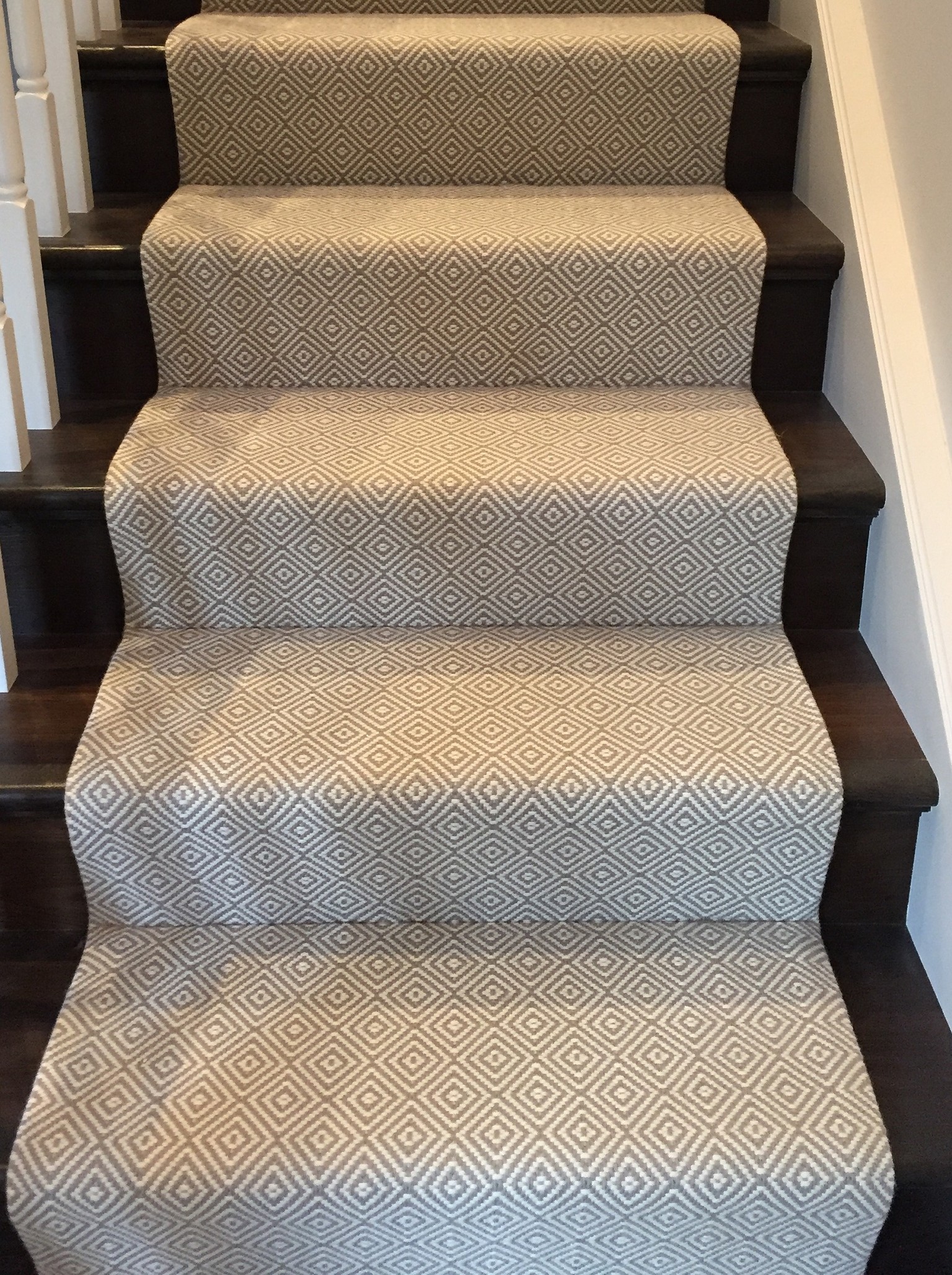 Geometric woven flatweave carpet