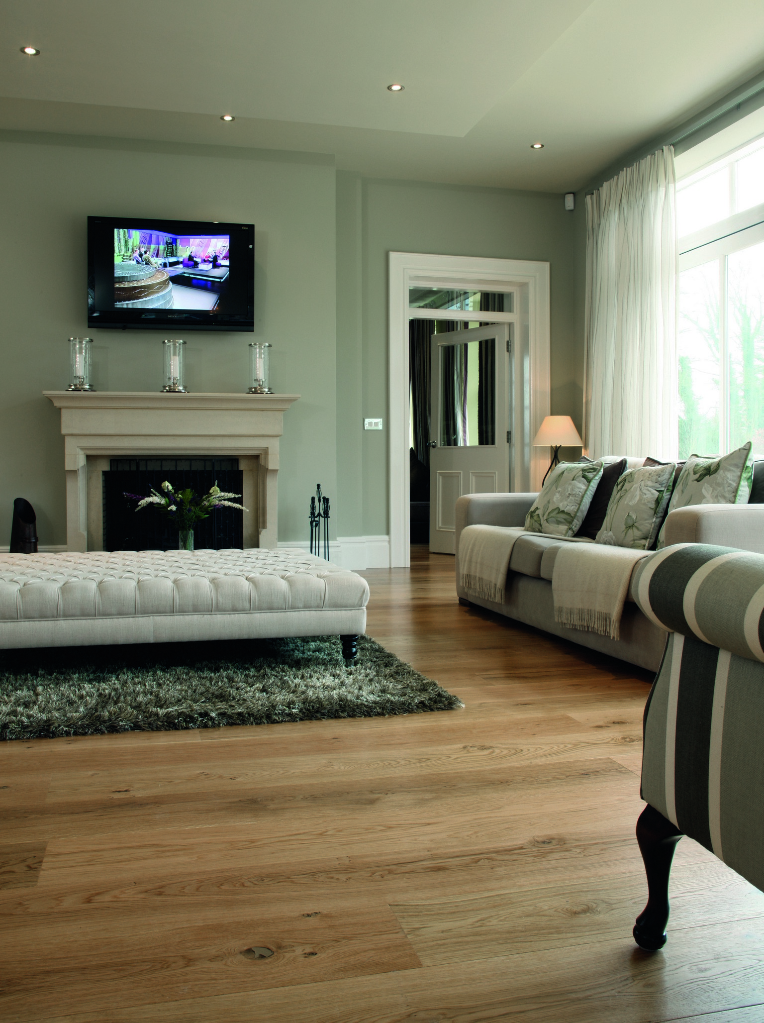 Matt lacquered engineered oak wood flooring